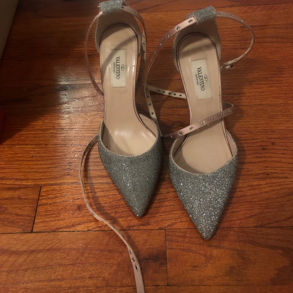 VALENTINO Glitter Pointed-Toe Ankle-Wrap Pump - Picture 4 of 8